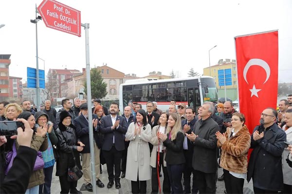 Saygı duruşu ve İstiklal